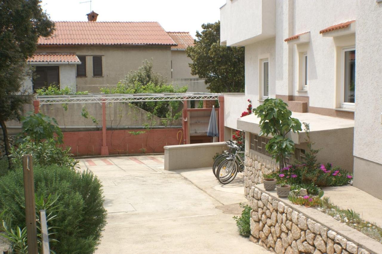 Apartments By The Sea Mandre, Pag - 4098 Екстер'єр фото