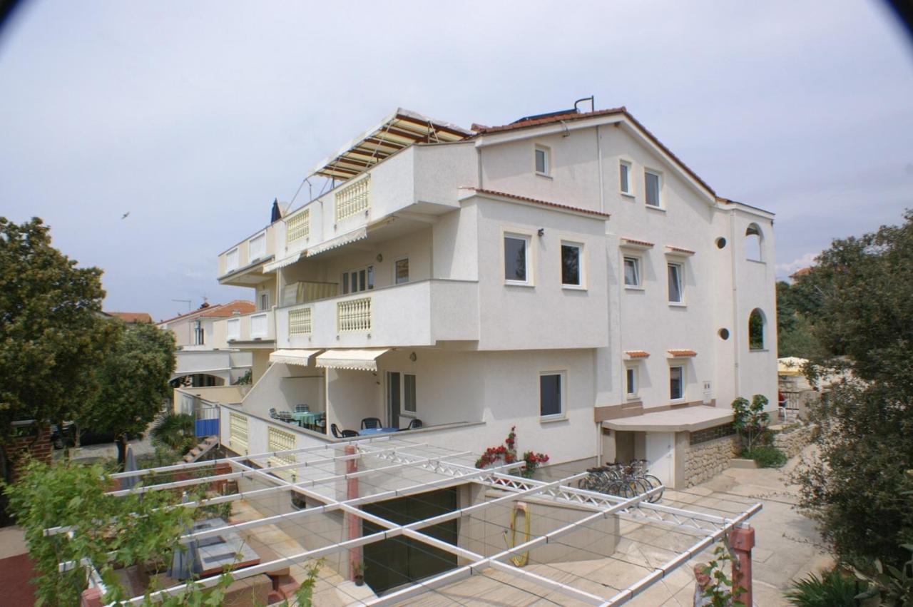 Apartments By The Sea Mandre, Pag - 4098 Екстер'єр фото